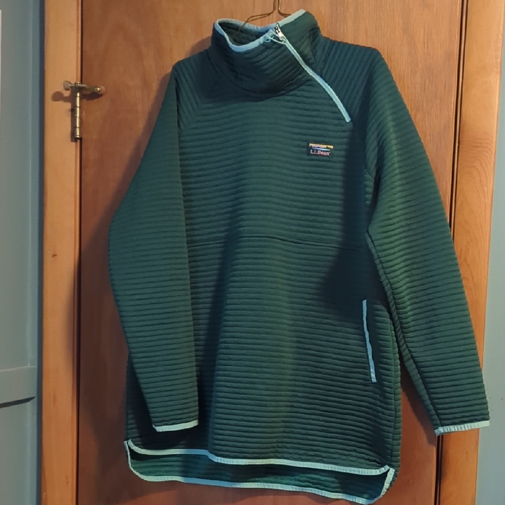 L.L. Bean Women's Green Airlight Tunic Pullover